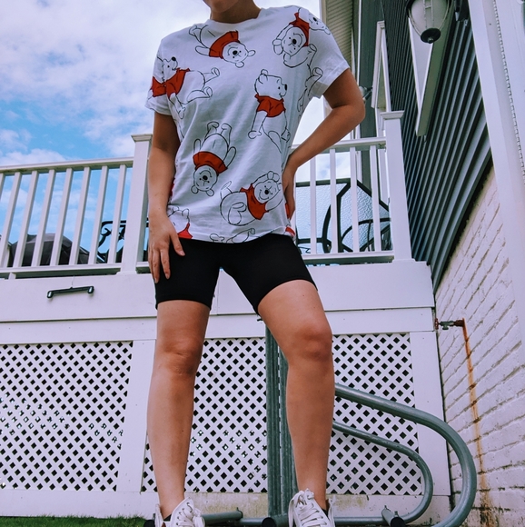 Disney Tops - Winnie the Pooh bear tee 🍯❤️